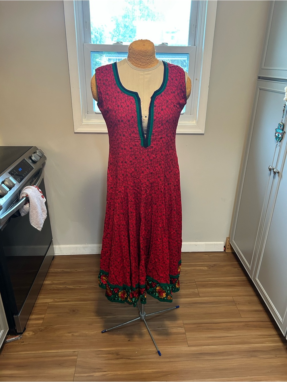 German Red Floral Sleeveless Midi Dress with Green Trim Size Large